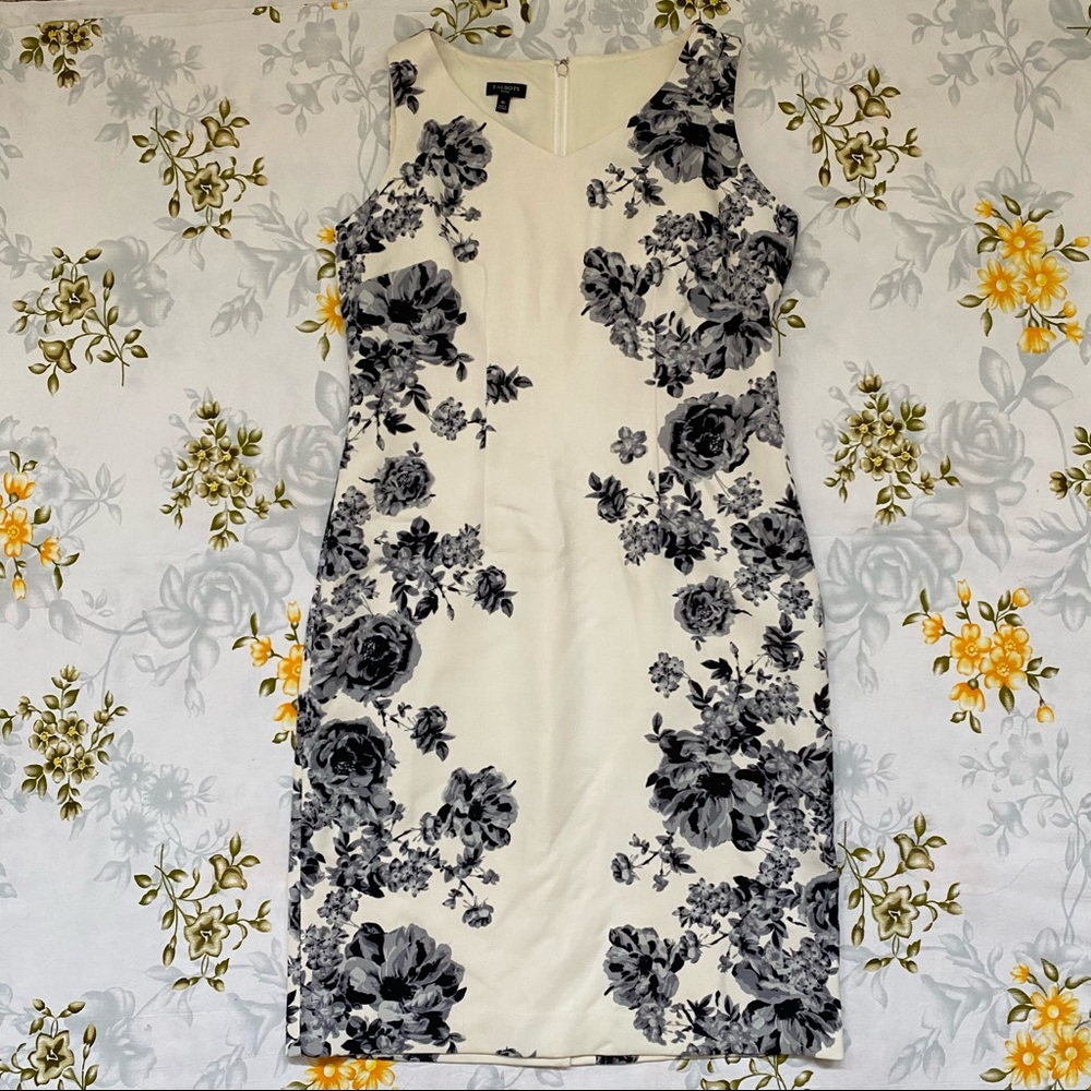Talbots Floral Size 8P V-Neck Dress